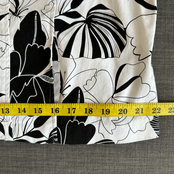 Black & White Tropical Travel Jacket – Lightweight Zip Front | Size 16 - Picture 6 of 8